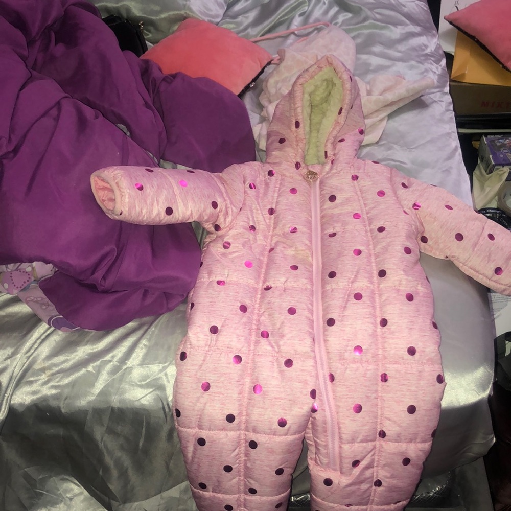 💗✨DKNY Pink and Fuchsia Polkadots Snowsuit ✨💕